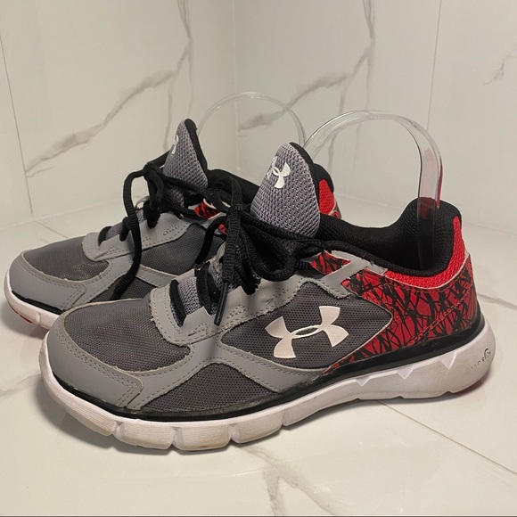 Under Armour Youth (Boys) Running Shoes - Picture 3 of 6